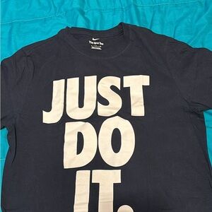 Women’s Nike shirt